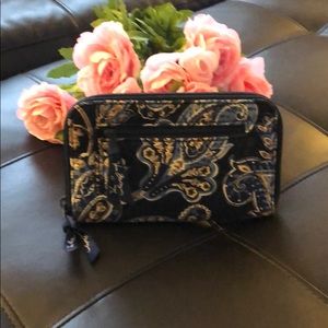 Vera Bradley Wallet/Wristlet in Windsor Navy